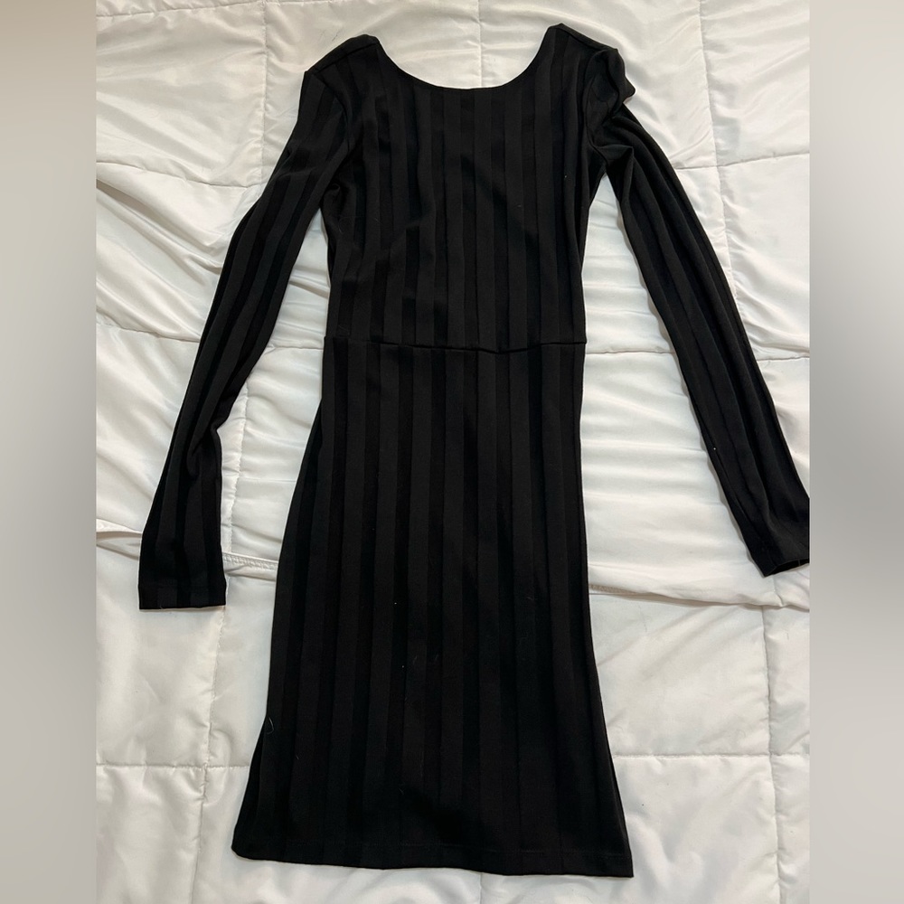 Black bodycon dress